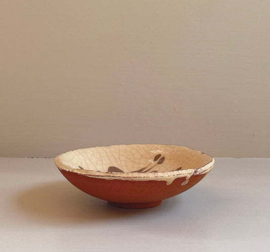 Cream and beige slipware, feathercomb dish, small